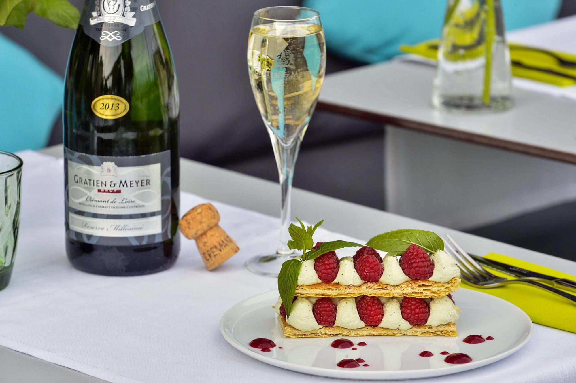 Cristal Hotel Restaurant - Logis Hotels Сомюр Экстерьер фото