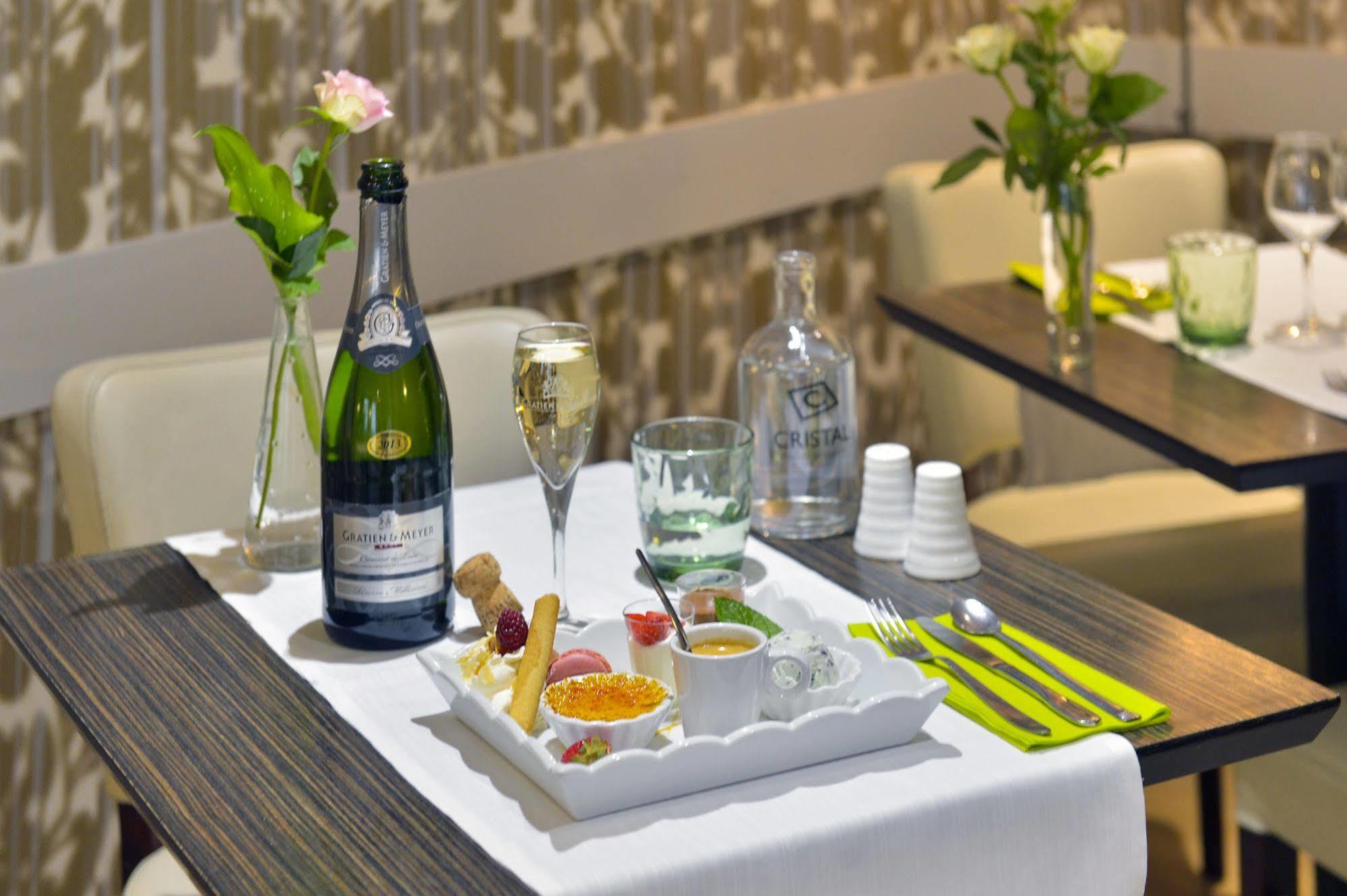 Cristal Hotel Restaurant - Logis Hotels Сомюр Экстерьер фото