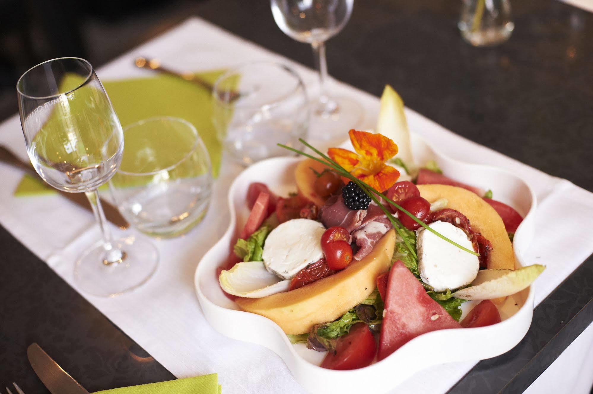Cristal Hotel Restaurant - Logis Hotels Сомюр Экстерьер фото