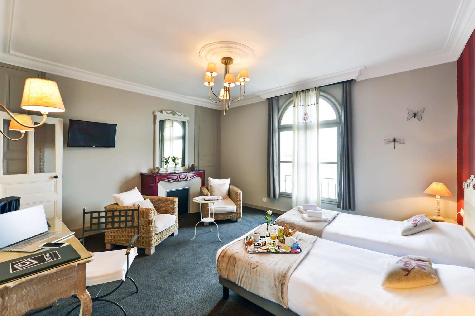 Cristal Hotel Restaurant - Logis Hotels Сомюр Экстерьер фото